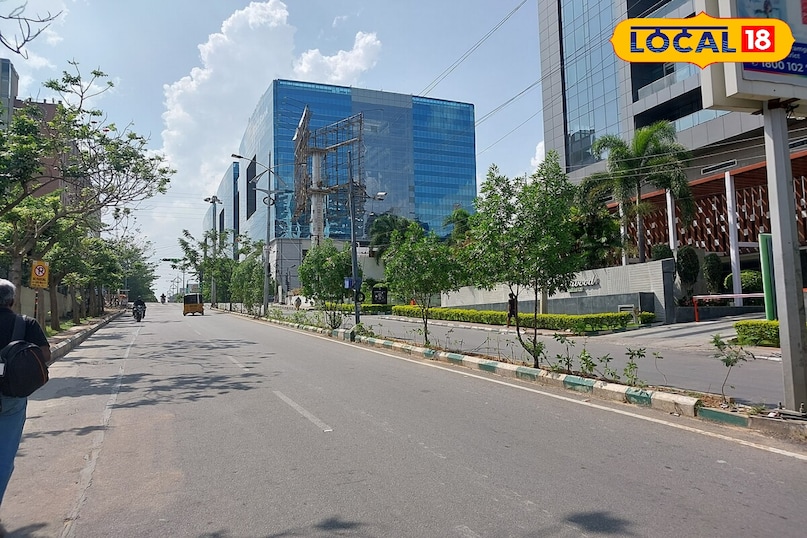 गचीबोवली हैदराबाद के नए विकसित हो रहे इलाकों में से एक, गचीबोवली अपनी प्लानिंग और इन्फ्रास्ट्रक्चर के लिए जाना जाता है। यह इलाका आईटी कॉरिडोर के पास होते हुए भी एक शांत माहौल प्रदान करता है। यहाँ की सड़कें चौड़ी और साफ-सुथरी हैं। नए होने के कारण यहाँ ट्रैफिक की समस्या कम है। कई नए अपार्टमेंट कॉम्प्लेक्स में हरियाली और पार्किंग की उचित व्यवस्था है, जो सफाई बनाए रखने में मदद करती है। गचीबोवली हैदराबाद के नए विकसित हो रहे इलाकों में से एक, गचीबोवली अपनी प्लानिंग और इन्फ्रास्ट्रक्चर के लिए जाना जाता है। यह इलाका आईटी कॉरिडोर के पास होते हुए भी एक शांत माहौल प्रदान करता है। यहाँ की सड़कें चौड़ी और साफ-सुथरी हैं। नए होने के कारण यहाँ ट्रैफिक की समस्या कम है। कई नए अपार्टमेंट कॉम्प्लेक्स में हरियाली और पार्किंग की उचित व्यवस्था है, जो सफाई बनाए रखने में मदद करती है।