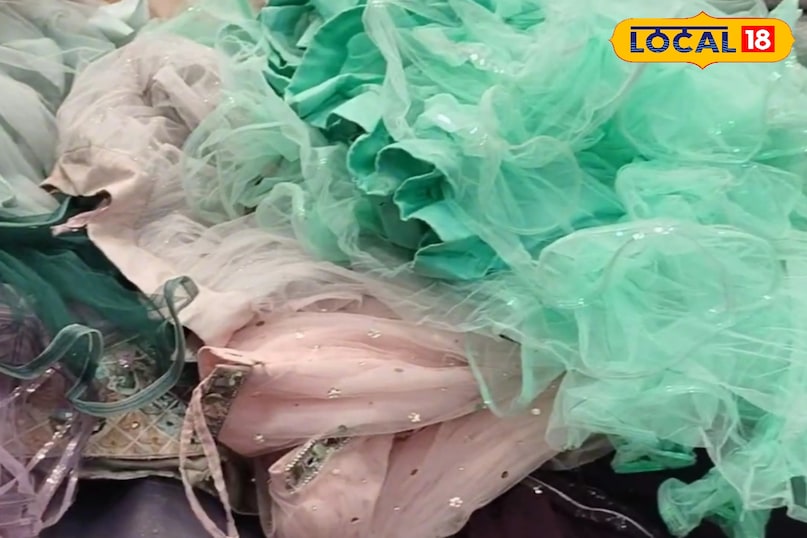 पश्चिमी उत्तर प्रदेश, मेरठ, वैवाहिक सीजन, ब्राइडल लहंगा, खरीदारी, मेरठ, घंटाघर, लोकल 18,Western Uttar Pradesh, Meerut, Wedding Season, Bridal Lehenga, Shopping, Meerut, Clock Tower, Local 18