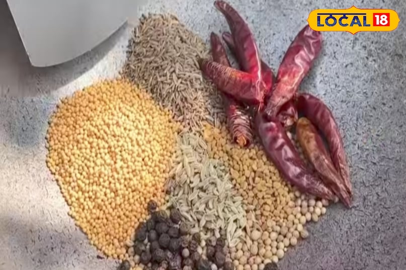 आँचार बनाने के लिये कई सामग्री की जरूरत होती है आँचार बनाने के लिये कई सामग्री की जरूरत होती है