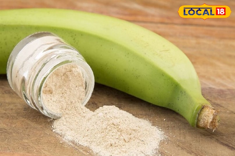 फटी एड़ियों पर लगाएं केले का पेस्ट फटी एड़ियों पर लगाएं केले का पेस्ट