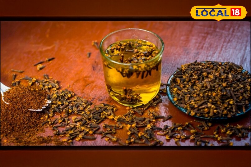 दांतों की बदबू और पीली परत दोनों हटाए लौंग का आसान घरेलू पानी