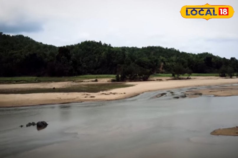 पहाड़ और खूबसूरत नेचर का नजारा