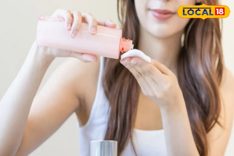 गुलाब जल के फायदे यह एक प्राकृतिक टोनर है, जो त्वचा में चमक लाता है।त्वचा को हाइड्रेट रखकर उसे तरोताजा करता है। चेहरे की सूजन कम करने में मददगार है खासकर सुबह उठने के बाद