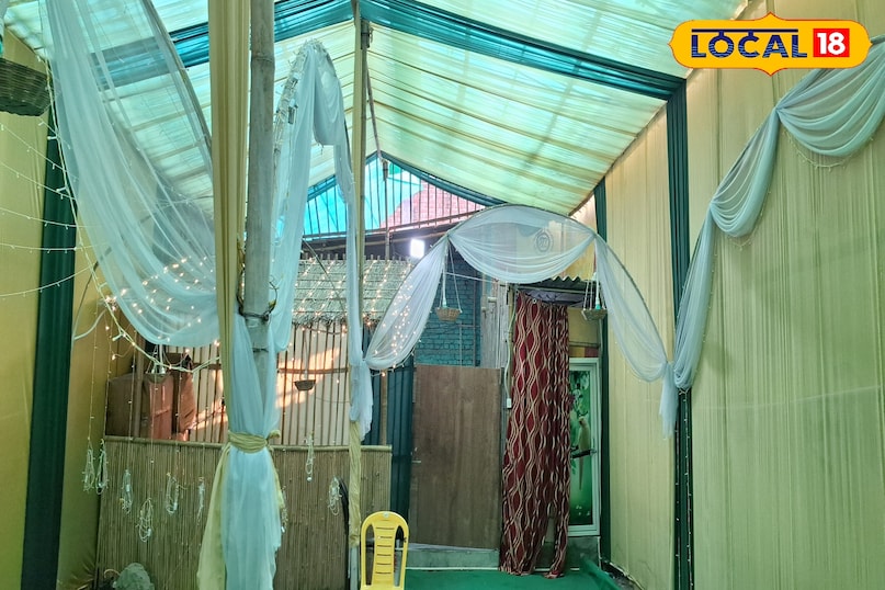 Bamboo restaurant India Eco-friendly café Satvik food café Bamboo Restro Ghazipur Assam bamboo décor Village theme restaurant बांस रेस्टोरेंट, सात्विक भोजन, इको-फ्रेंडली कैफे, गांव थीम रेस्टोरेंट, असम बांस सजावट,