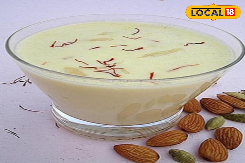 बादाम की शरबत सर्दी हो या गर्मी, बादाम का शरबत हैदराबाद में हर मौसम में पिया जाने वाला एक लक्ज़री पेय है, जो निजामों के जमाने से चला आ रहा है। बादाम, चारमग़ज़ के बीज, केसर, इलायची और गुलाब जल को दूध के साथ मिलाकर बनाया जाता है। इसे गर्म करके पीना सर्दियों में शरीर को अंदर से गर्मी और ताकत देता है।निमराह कैफे, शादाब होटल, और शाह घौस होटल इसके लिए मशहूर हैं। बादाम की शरबत सर्दी हो या गर्मी, बादाम का शरबत हैदराबाद में हर मौसम में पिया जाने वाला एक लक्ज़री पेय है, जो निजामों के जमाने से चला आ रहा है। बादाम, चारमग़ज़ के बीज, केसर, इलायची और गुलाब जल को दूध के साथ मिलाकर बनाया जाता है। इसे गर्म करके पीना सर्दियों में शरीर को अंदर से गर्मी और ताकत देता है।निमराह कैफे, शादाब होटल, और शाह घौस होटल इसके लिए मशहूर हैं।