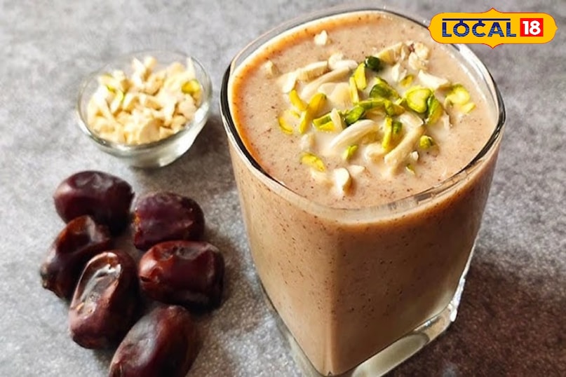 खजूर का शरबत यह एक पारंपरिक तेलंगाना पेय है जो सर्दियों में ऊर्जा का एक बेहतरीन स्रोत माना जाता है। इसे खजूर, दूध, बादाम, पिस्ता और केसर को एक साथ पीसकर बनाया जाता है। यह एक गाढ़ा, पौष्टिक और प्राकृतिक रूप से मीठा पेय है जो शरीर को तुरंत गर्मी देता है और इम्यूनिटी बढ़ाता है। खजूर का शरबत यह एक पारंपरिक तेलंगाना पेय है जो सर्दियों में ऊर्जा का एक बेहतरीन स्रोत माना जाता है। इसे खजूर, दूध, बादाम, पिस्ता और केसर को एक साथ पीसकर बनाया जाता है। यह एक गाढ़ा, पौष्टिक और प्राकृतिक रूप से मीठा पेय है जो शरीर को तुरंत गर्मी देता है और इम्यूनिटी बढ़ाता है।