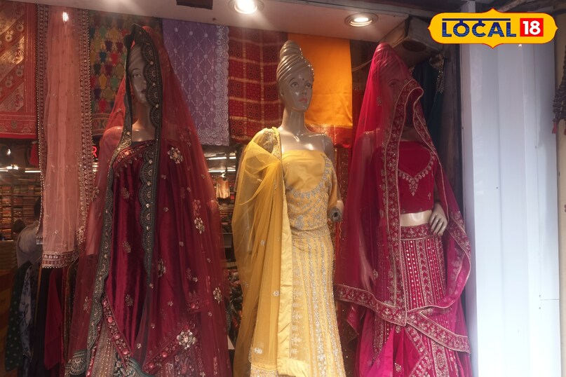 खरीद सकतें है पार्टी वियर लहंगे