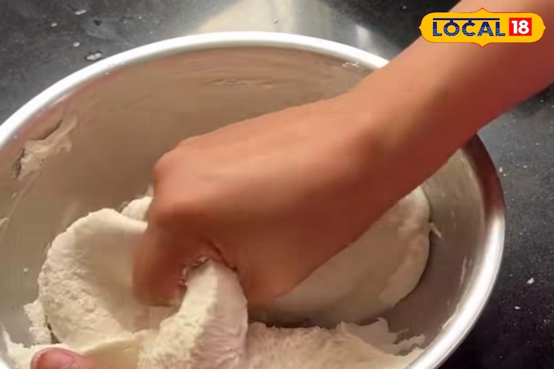 अब चावल का बैटर त्यार करे.