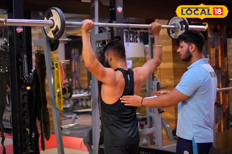 winter fitness tips, weight loss in winter morning lemon water, winter diet plan, reduce belly fat, stay hydrated winter, high fiber foods, avoid sugar intake, winter exercise routine, healthy lifestyle tips, gym trainer tips for belly loss, gym trainer diet for weight loss, patna best gym trainer, patna best gym, सर्दियों में फिटनेस टिप्स, नींबू पानी फायदे, सर्दी में डाइट प्लान, वजन घटाने टिप्स, पेट की चर्बी कम कैसे करें, सर्दियों में क्या नहीं खाएं, फाइबर वाला फूड आइटम, हेल्थ टिप्स सर्दी में 