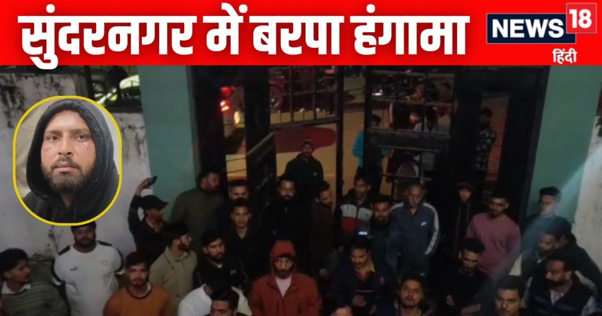 शख्स ने लड़की का पीछा किया, लोगों ने पीटा और मुहं किया काला,थाने में भी हंगामा