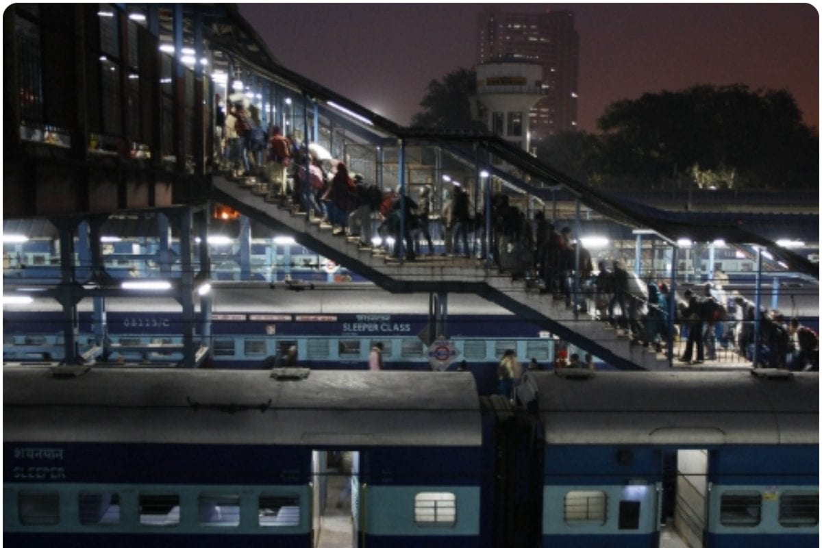 ट्रेन में सिर्फ हलाल मांस क्यों रेलवे को NHRC का नोटिस 14 दिन में मांगा जवाब