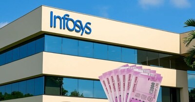 इंफोसिस ने हायरिंग में 1 लाख रुपये ज्वाइनिंग बोनस भी दिया है.