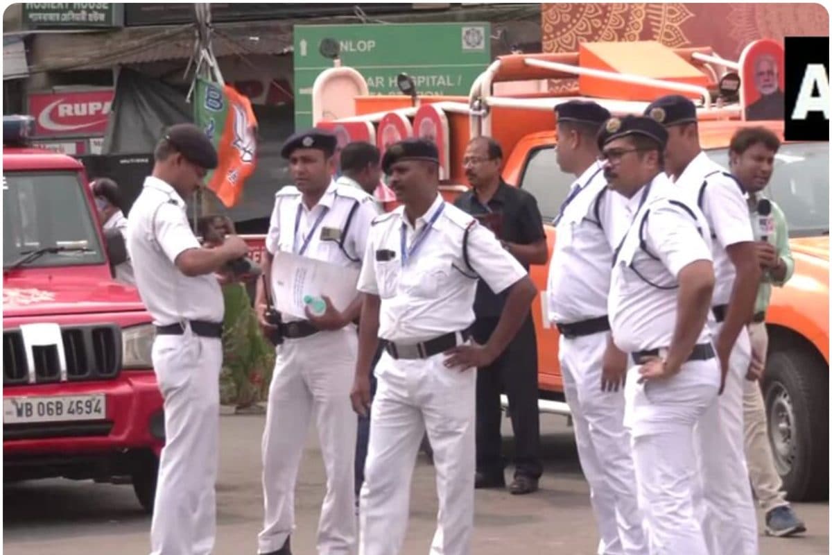 कोलकाता में तीन लोगों ने महिला को कार में खींचा जबरन शराब पिलाकर की छेड़छाड़