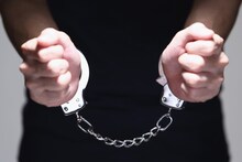 घर टूटे परिवारों को बनाया शिकार: वकील-पति ने नकली POCSO केस बनाकर निर्दोष...