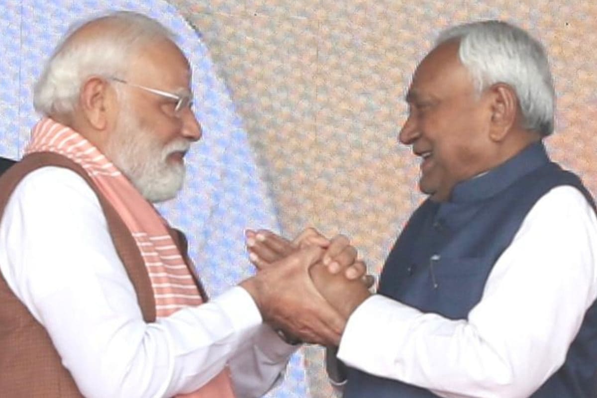 16 साल की राजनीतिक परिक्रमायादों में घूम गई मोदी-नीतीश की दो दौर की कहानी