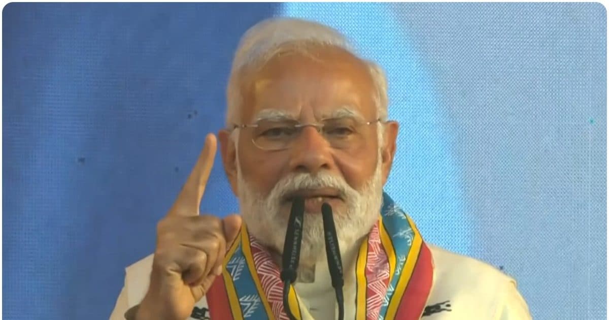 जो लोग संविधान की किताब का दिखावा करते हैं... PM का इशारों में राहुल पर हमला