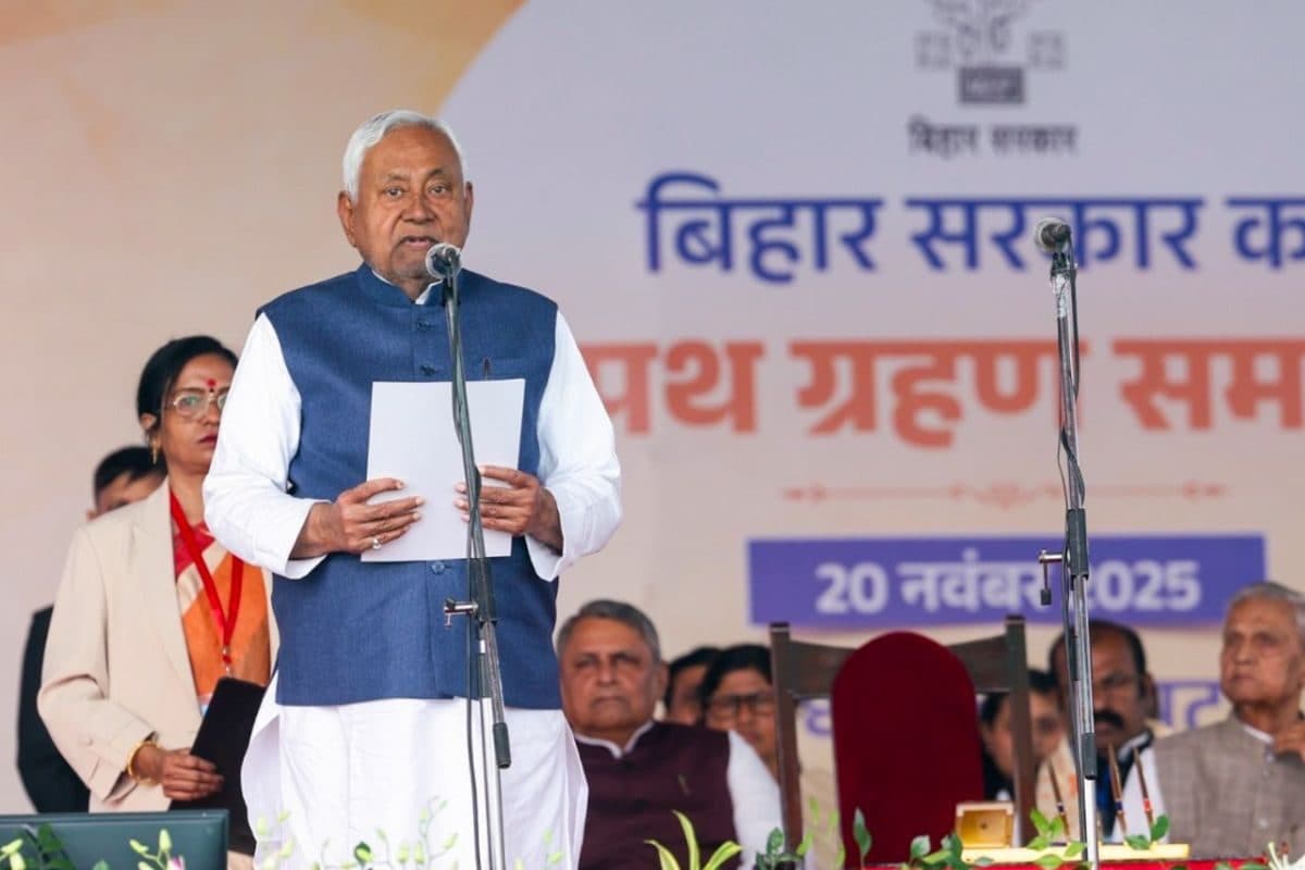 नीतीश कुमार ने रचा इतिहास, 10वीं बार ली बिहार के सीएम पद की शपथ
