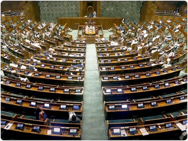  13 बिल, 15 बैठकें, SIR पर विपक्ष के हंगामे की पूरी तैयारी