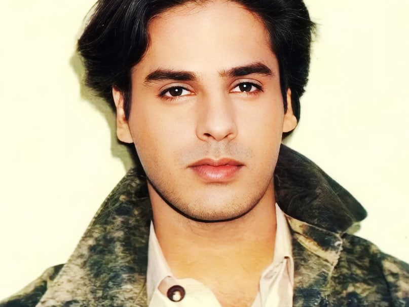 Rahul Roy, Rahul Roy Real Story, Rahul Roy Unheard Story, Rahul Roy Untold Story, How Rahul Roy career ruined, राहुल रॉय, राहुल रॉय की असली कहानी, राहुल रॉय की अनसुनी कहानी, राहुल रॉय की अनकही कहानी, कैसे बर्बाद हुआ राहुल रॉय का करियर