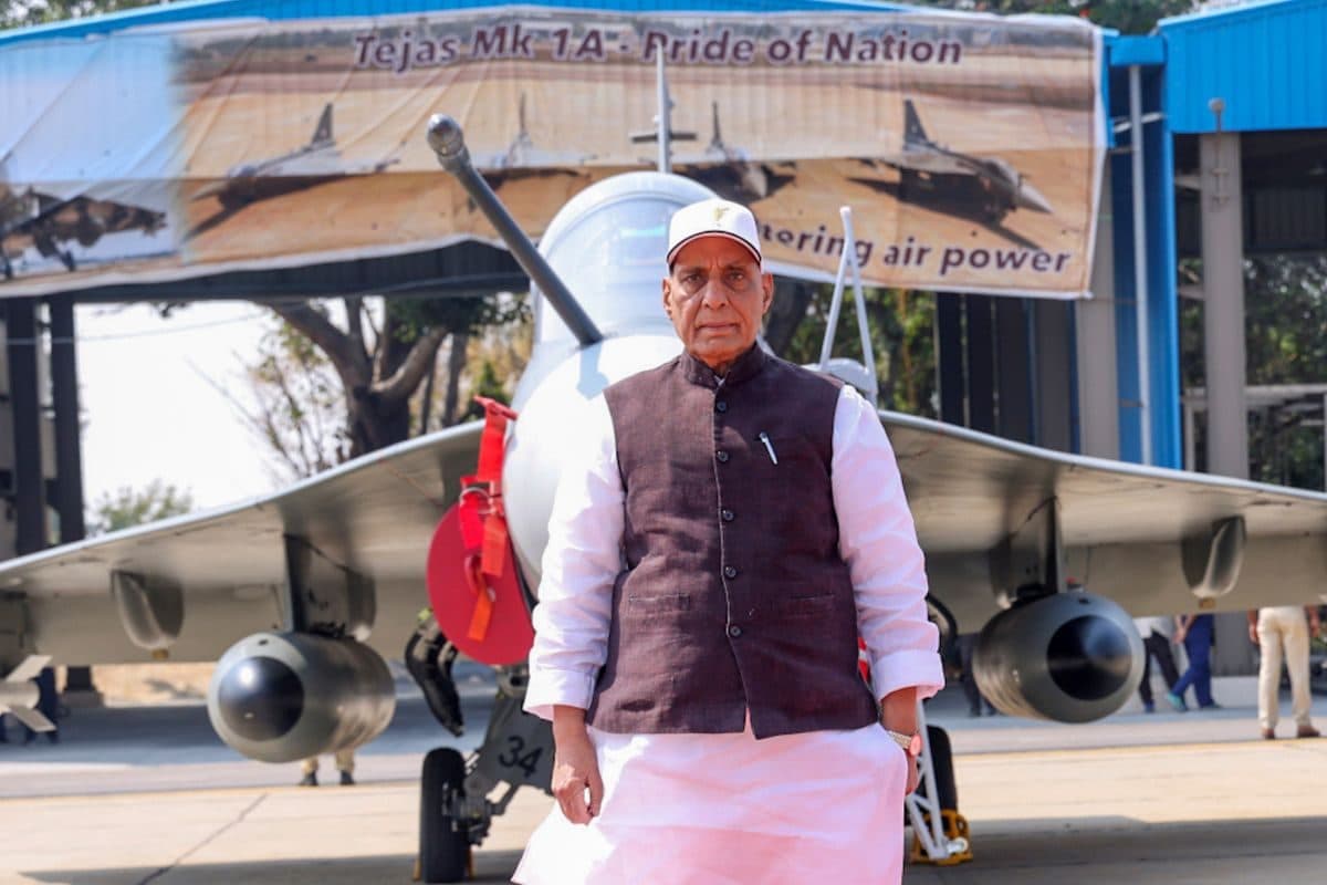 अब भारत में बनेगा फाइटर जेट इंजन राजनाथ का ऐलान मेक इन इंडिया में नई उड़ान