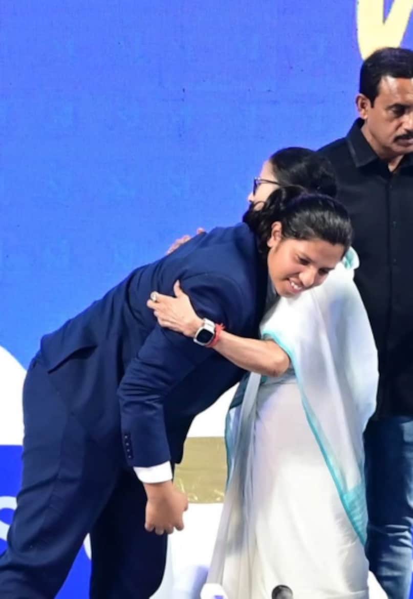 Richa Ghosh, Richa Ghosh DSP, Richa Ghosh Deputy Supritendent of Police, DSP Rich Ghosh, Richa Ghosh world champion, Sourav ganguly, ऋचा घोष, डीएसपी ऋचा घोष 