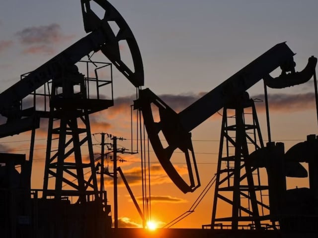 जून तक सस्‍ता हो जाएगा तेल, पेट्रोल-डीजल पर भी मिल सकती है राहत