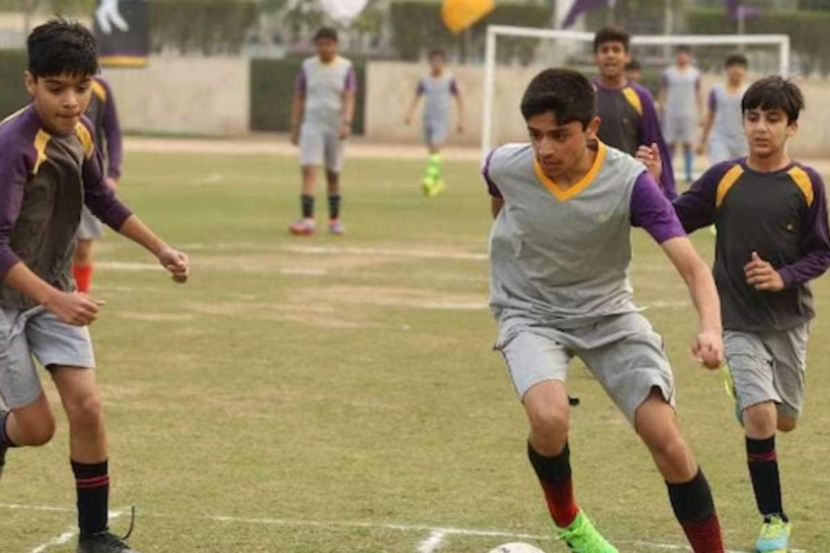 स्‍कूलों में खेल-कूद तुरंत बंद करो CAQM का दिल्ली–UP से राजस्थान तक निर्देश