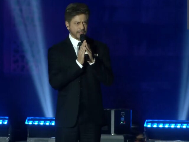 Shahrukh Khan pays tribute to the soldiers martyred in 26/11 and Pahalgam terror attacks.