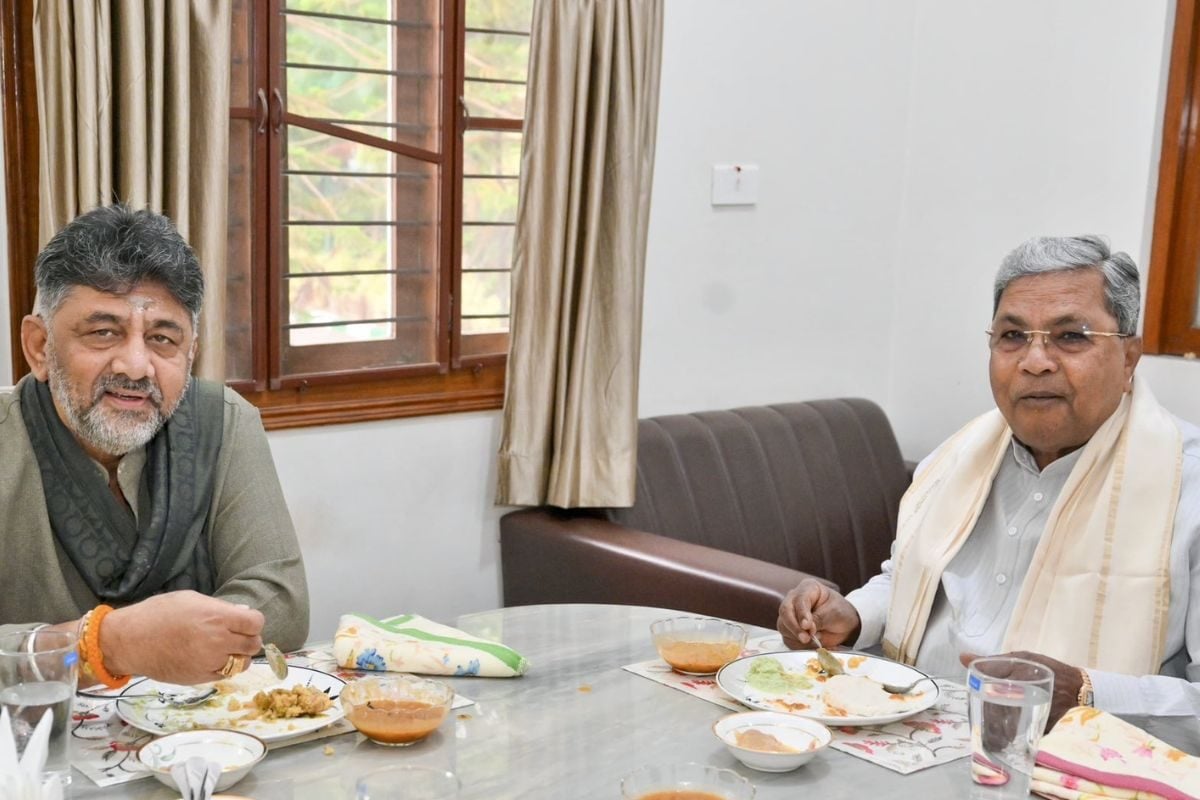 कर्नाटक में आ गई फैसले की घड़ी! आज फिर नाश्ते पर क्यों मिलेंगे DK और सिद्दा