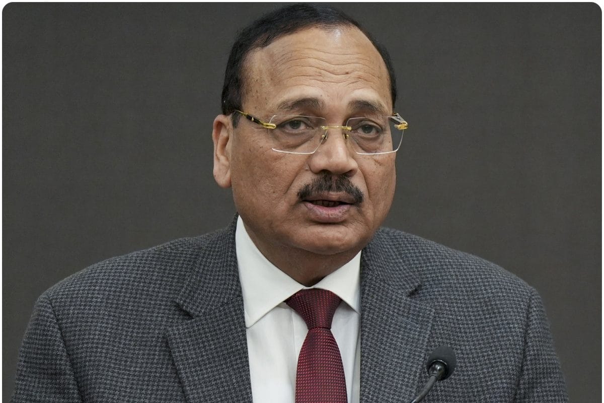 55 मिनट टहलने गया था सुबह तक बेहाल रहा दिल्ली की जहरीली हवा पर CJI सूर्यकांत