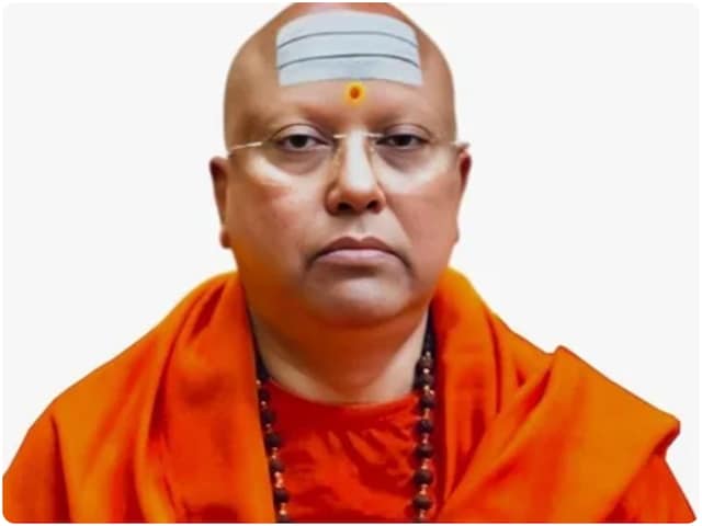  स्वामी चैतन्यानंद के खिलाफ चार्जशीट दाखिल