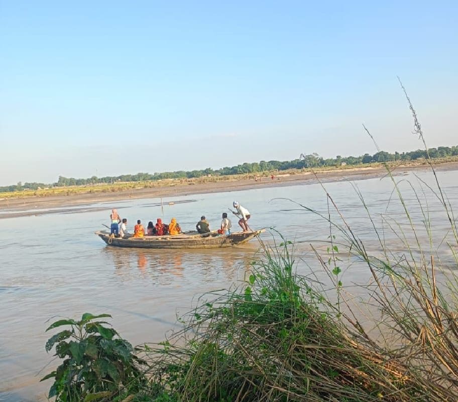 लोकतंत्र का पर्व या परीक्षा हर बार नदी तय करती है यहां मतदाताओं का भविष्य