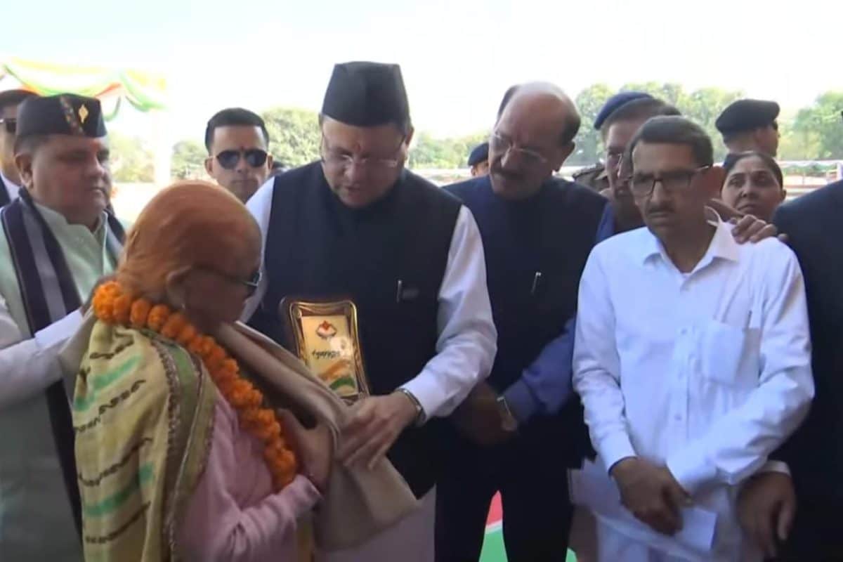 राज्य निर्माण के नायकों को मिला सम्मान सीएम धामी बोले- उनका त्याग अविस्मरणीय