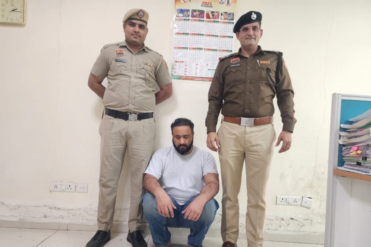 US में बैठे-बैठे बेच रहा था गुरुग्राम की जमीनलंदन से लौटते ही गिरफ्तार