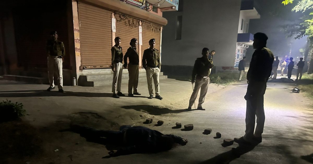 खेत में बुजुर्ग महिला की काटी नाक-जीभ, अस्पताल में मौत, रेप की आशंका, हिरासत में पोता