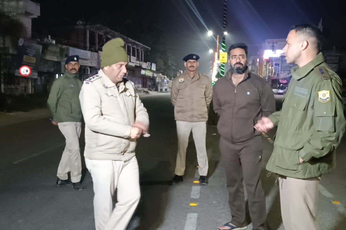 देर आए-दुरुरत आए!ऊना जिले में बिगड़ी कानून व्य़वस्था तो सड़कों पर उतरे DC-SP