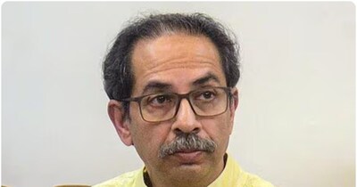 दगडू दादा सकपाल का पार्टी छोड़ना उद्धव के लिए बड़ा झटका है.