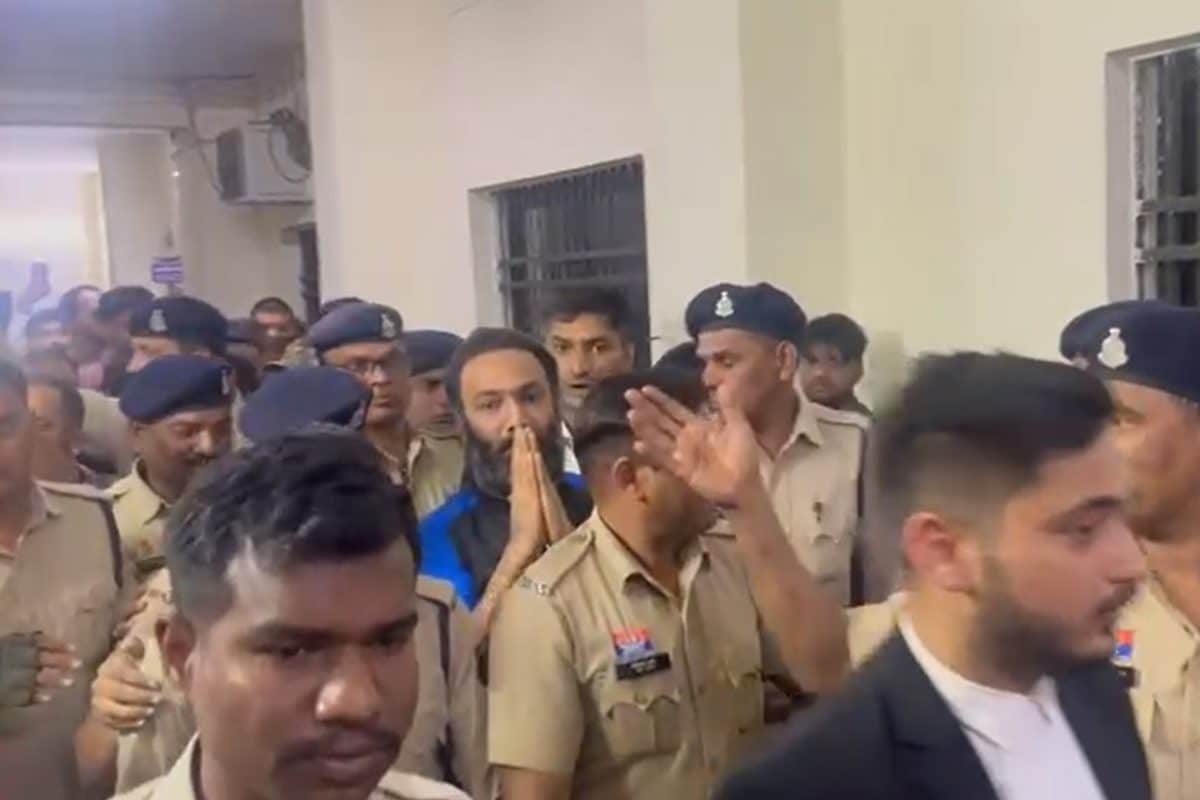 वीरेंद्र तोमर की पेशी के दौरान हंगामा! 14 दिन की न्यायिक हिरासत पर भेजा गया