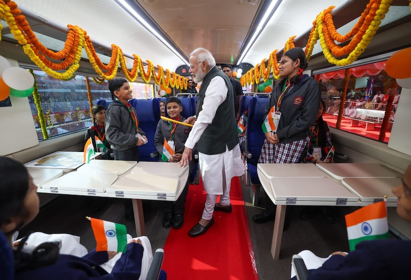 pm modi vande bharat train