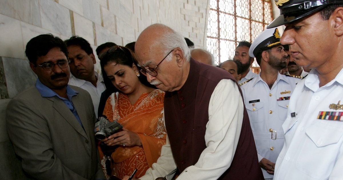 जब आडवाणी ने की जिन्ना की तारीफ, अपनों से हुए दूर, क्या थी 20 साल पुरानी घटना?