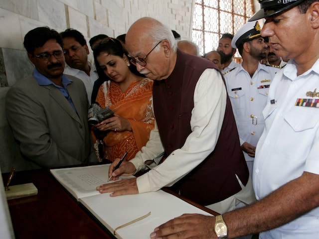 जब आडवाणी ने की जिन्ना की तारीफ, अपनों से हुए दूर, क्या थी 20 साल पुरानी घटना?