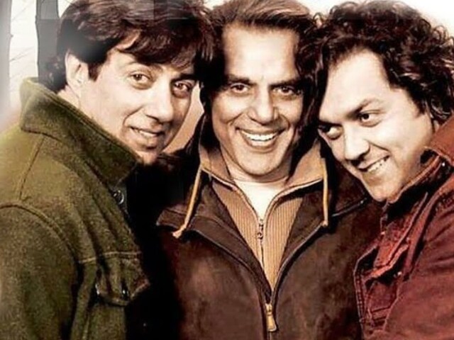 'अपने तो अपनों के बिना नहीं हो सकती', धर्मेंद्र के निधन से टूट गए निर्देशक