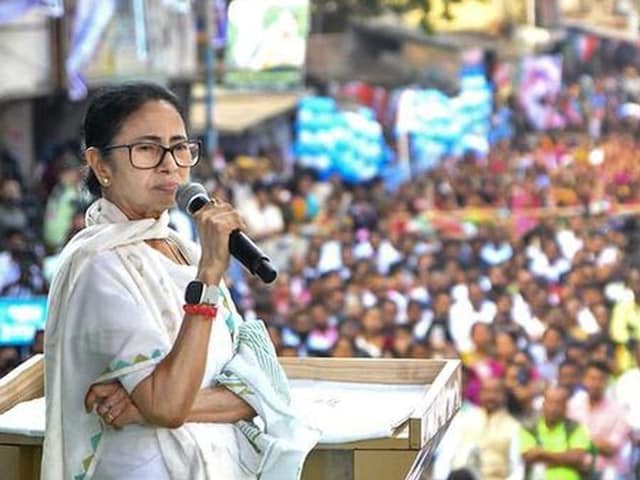 बंगाल में 6 दिसंबर का ट्रिपल अटैक! बाबरी ऐलान-गीता पाठ के बीच फंसी ममता सरकार