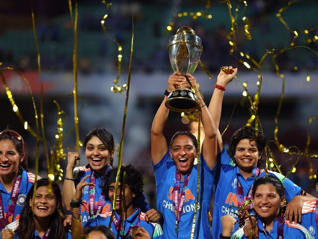 विश्व विजेता बेटियां... सचिन-विराट ने दी बधाई, दुनिया भर में कैसे बज रहा भारतीय  महिलाओं का डंका - News18 हिंदी