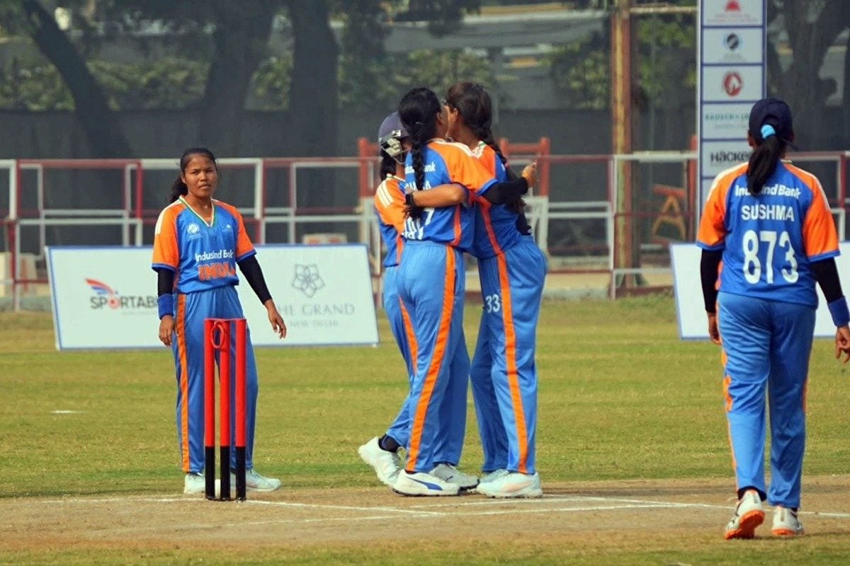 भारत ने श्रीलंका को 10 विकेट से हराया, सिर्फ तीन ओवर में हासिल किया लक्ष्य