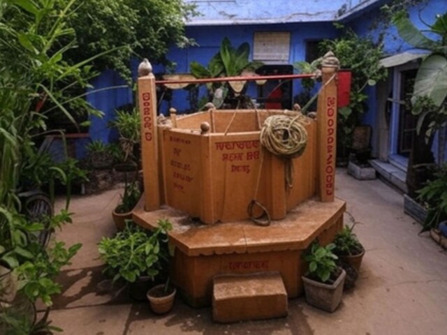 chandrakoop temple varanasi history | varanasi mysterious well predicts ...