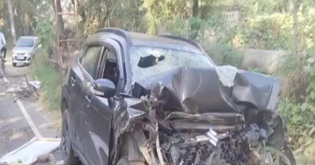 डंपर ने कार को मारी टक्कर, कुआं पूजन के लिए जा रहे 3 दोस्तों की मौत