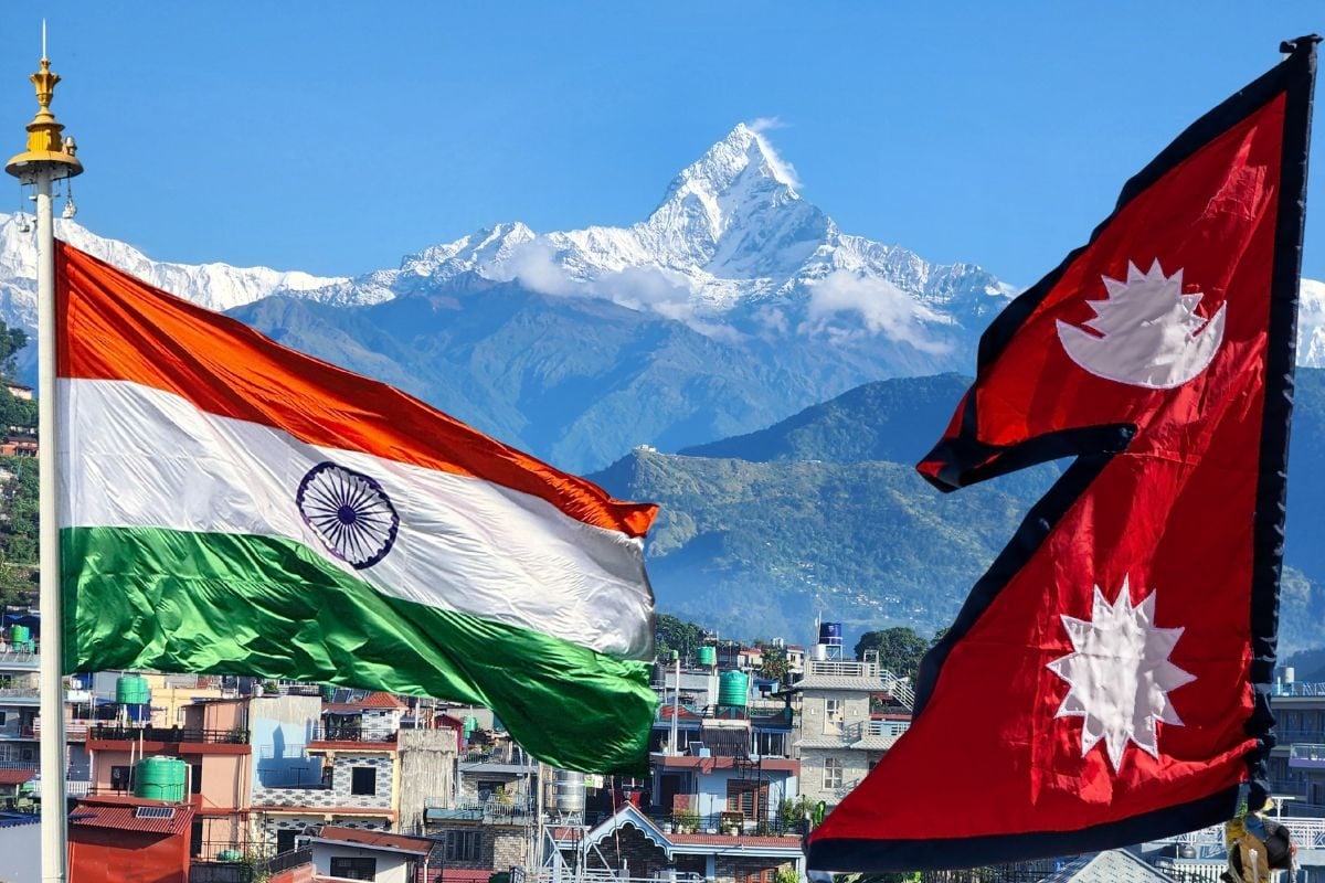 भारत पर इतना ज्‍यादा निर्भर है नेपाल फिर क्‍यों चीन से बढ़ा रहा नजदीकी