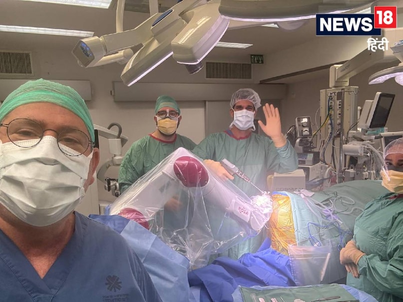 डॉ. श्रीनिवास ने आगे कहा,' एम्स में सीमित संसाधनों के बीच गंभीर और जटिल बीमारियों से जूझ रहे मरीजों को बेहतर इलाज तभी मिल पाएगा, जब सामान्य बीमारियों का दबाव कम होगा. यह संस्थान मौसमी छोटी-मोटी बीमारियों के इलाज के लिए नहीं है. देखा जाता है कि एम्स में बहुत सारे ऐसे मरीज पहुंच जाते हैं, जिनका इलाज सामान्य अस्पतालों में हो सकता है. इससे गंभीर मरीजों को समय पर सुविधा देने में परेशानियां आती हैं. अगर लोग इस चीज का ध्यान रखेंगे तो गंभीर मरीजों को यहां जल्द से जल्द इलाज देना संभव होगा.'