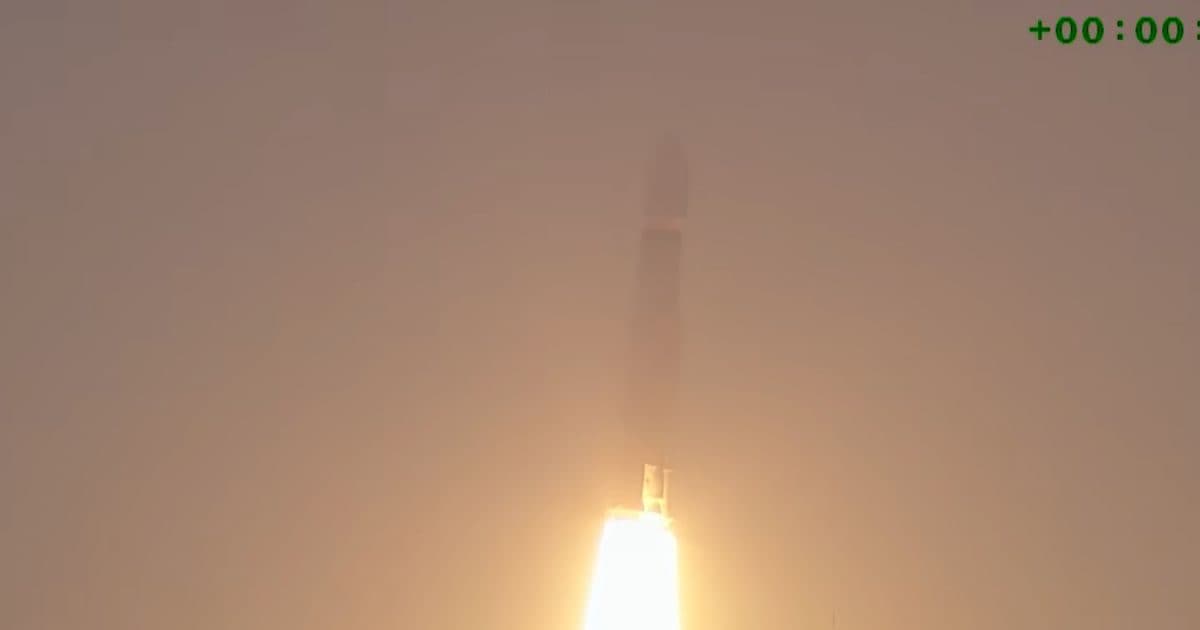 ISRO ने फिर किया कमाल, सबसे भारी रॉकेट ने भरी उड़ान, CMS-03 सैटेलाइट लॉन्च